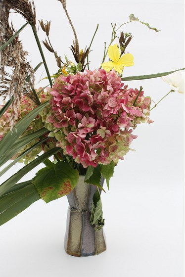 Francoise Stoop - Vaas met bloemen (steengoed)